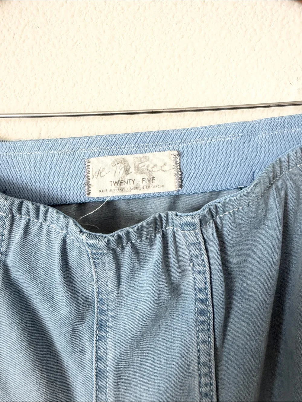 Free People SIZE 25 Cha Cha Flare cropped length stretchy jeans in light wash